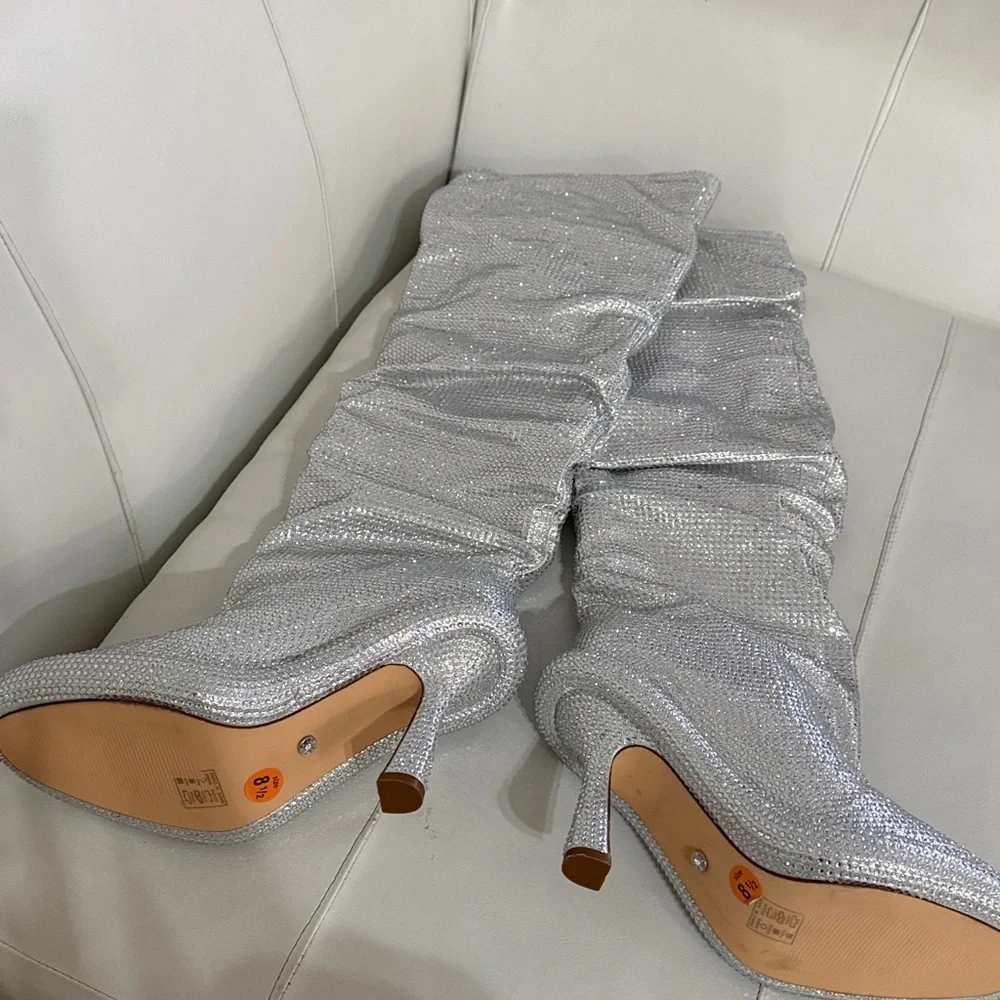 AZALEA WANG BAREFOOT SILVER OVER THE KNEE RHINESTONE BOOT 8.5 NEW